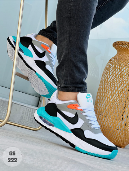 NIKE AIR MAX